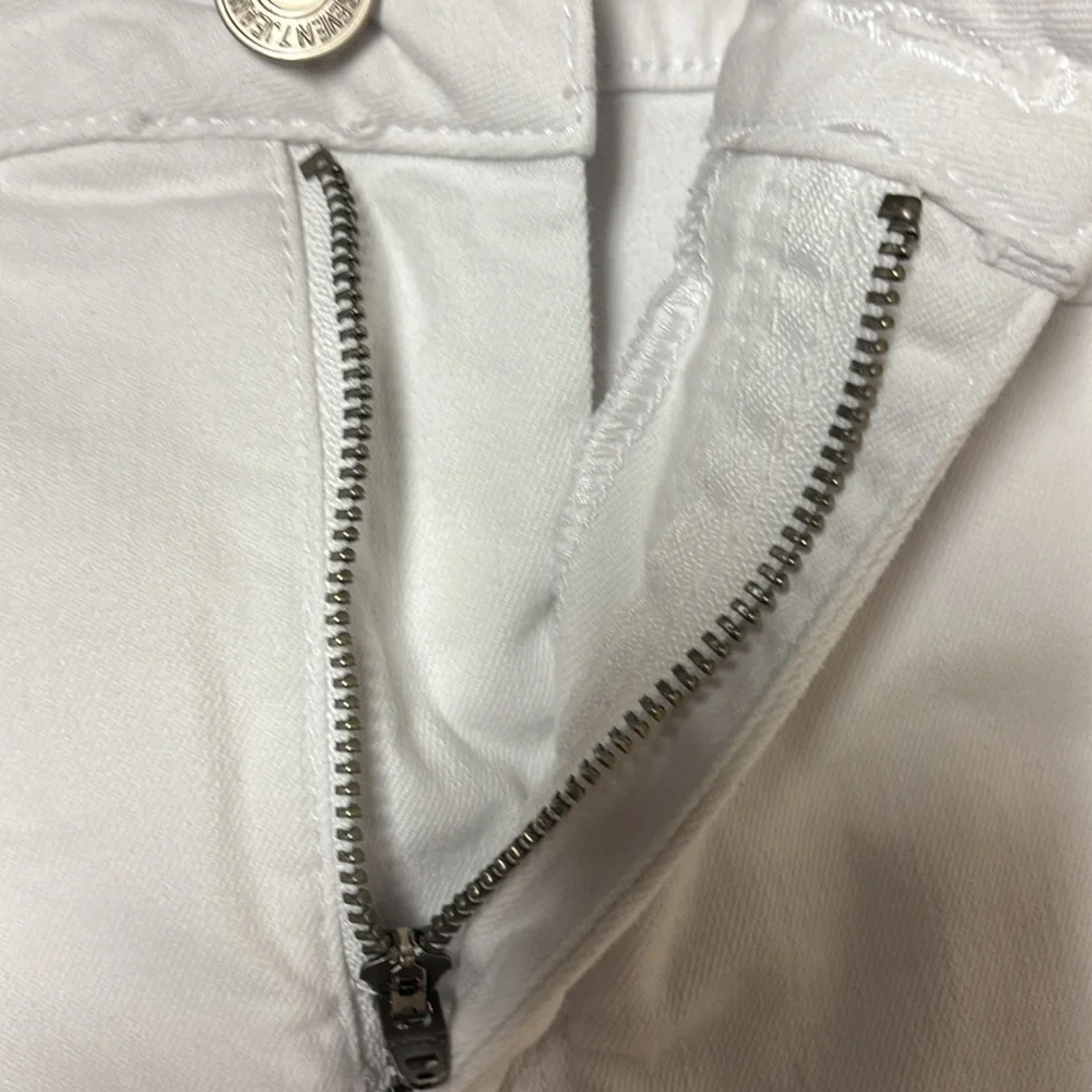 Seven7 White Denim Shorts "Weekend Shorts" Size 16 - Picture 6 of 9